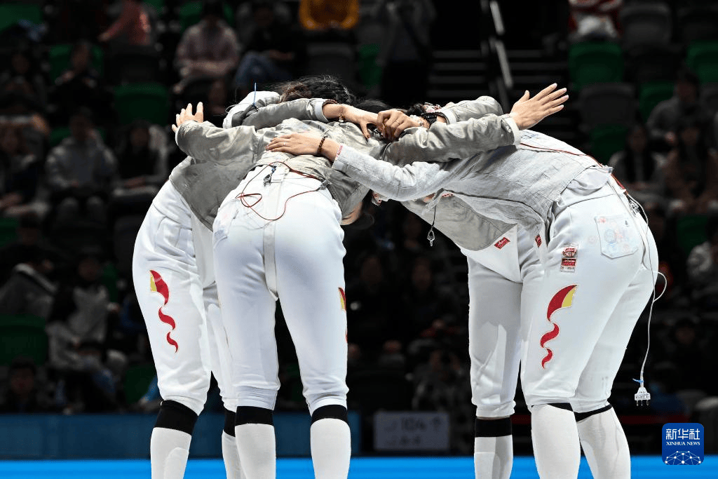 开云体育官方网站-亚洲击剑选手力压群雄，夺得女子团体金牌