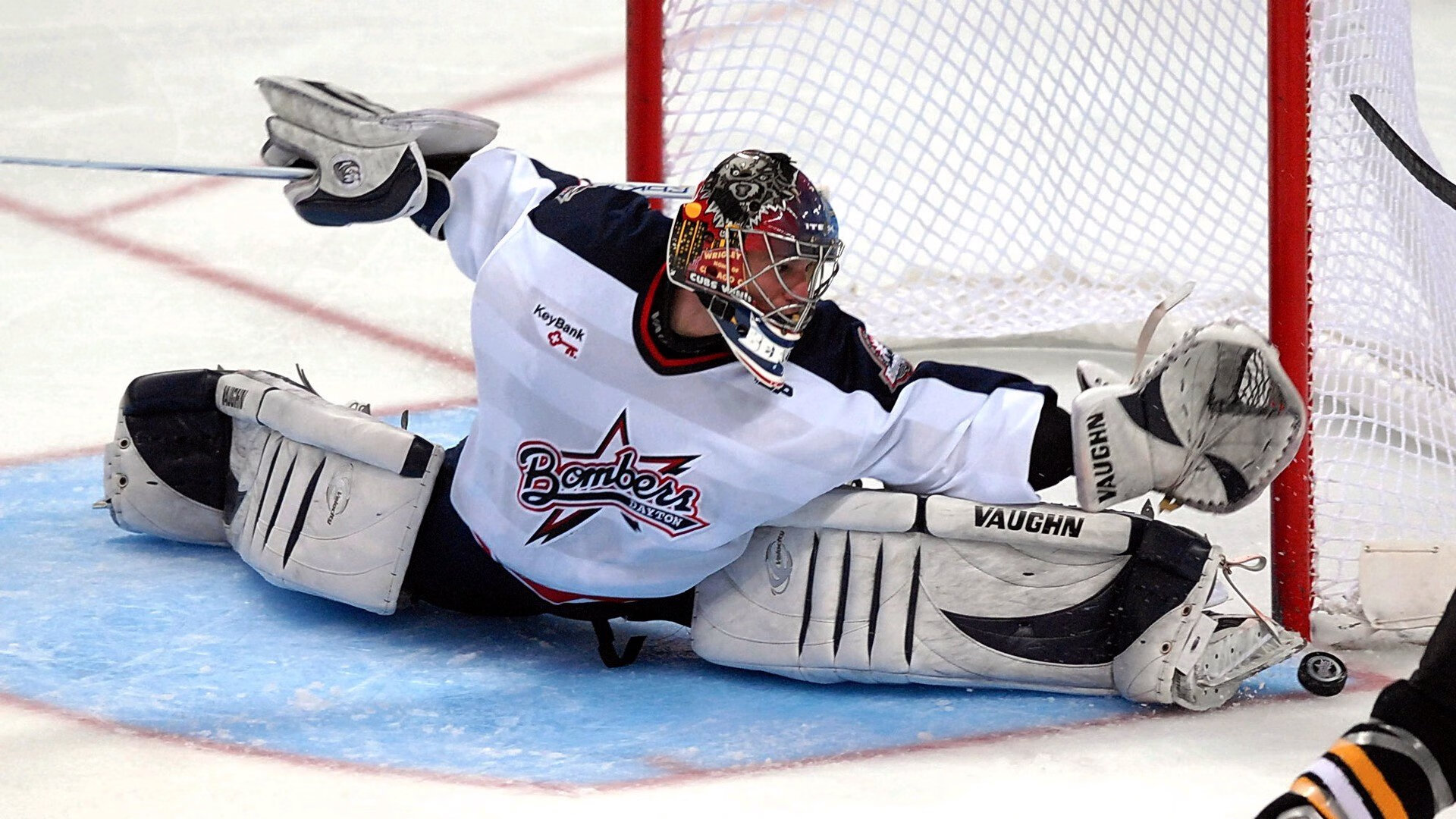 赛道与球场，当F1争冠之夜遇见无争议的小贾伦