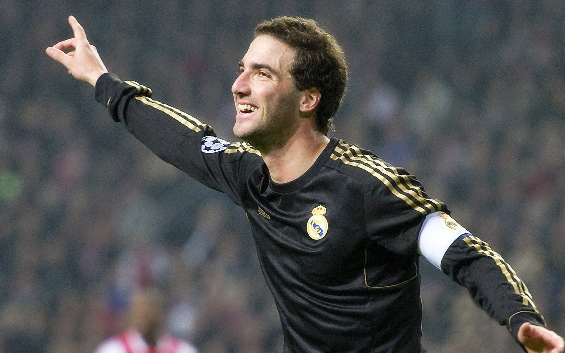 波斯铁壁，阿什拉夫防守艺术如何铸就伊朗对苏格兰的战术碾压