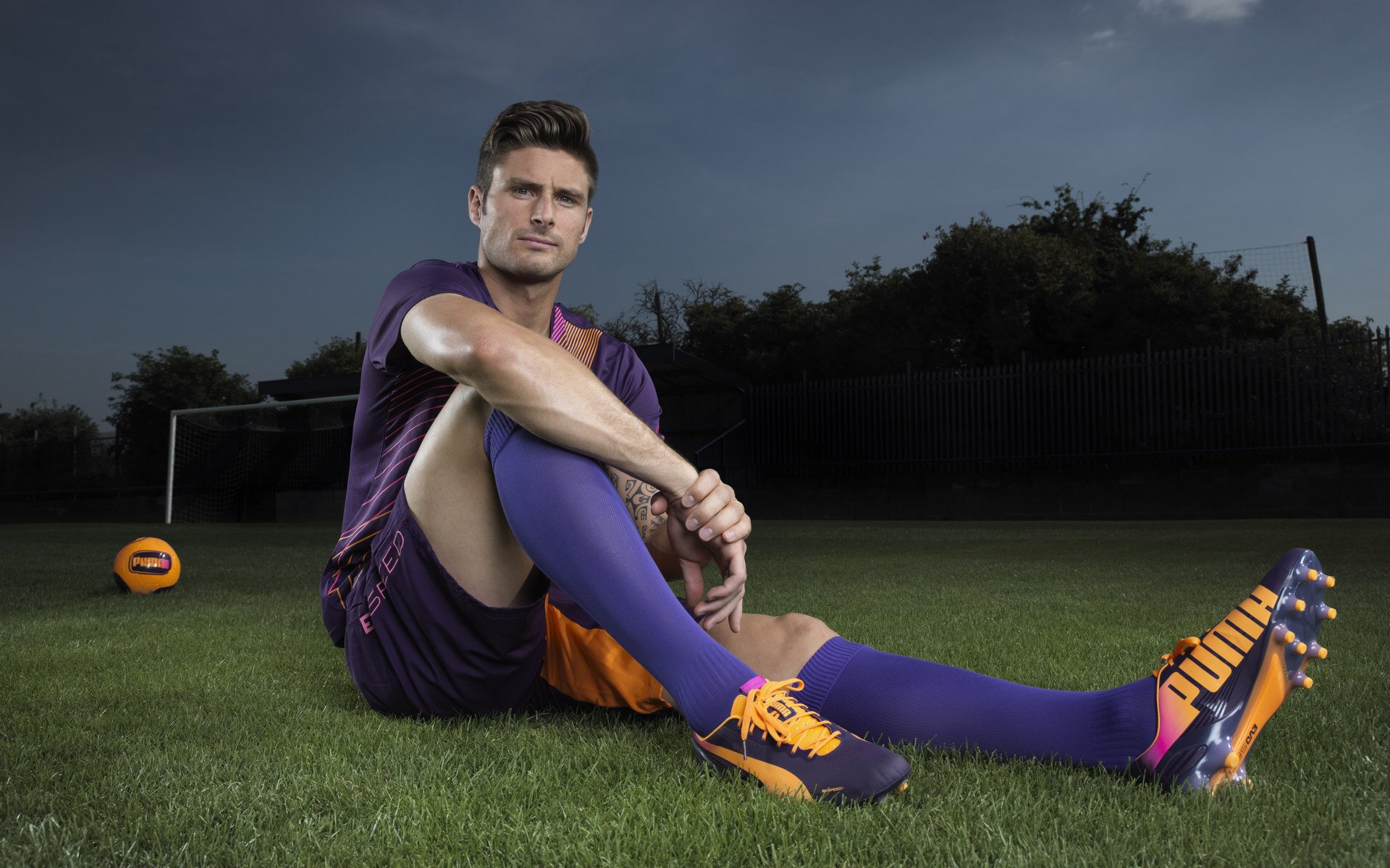 开云体育app-凯尔特人正面击溃骑士，霍勒迪攻防一体，成为关键先生